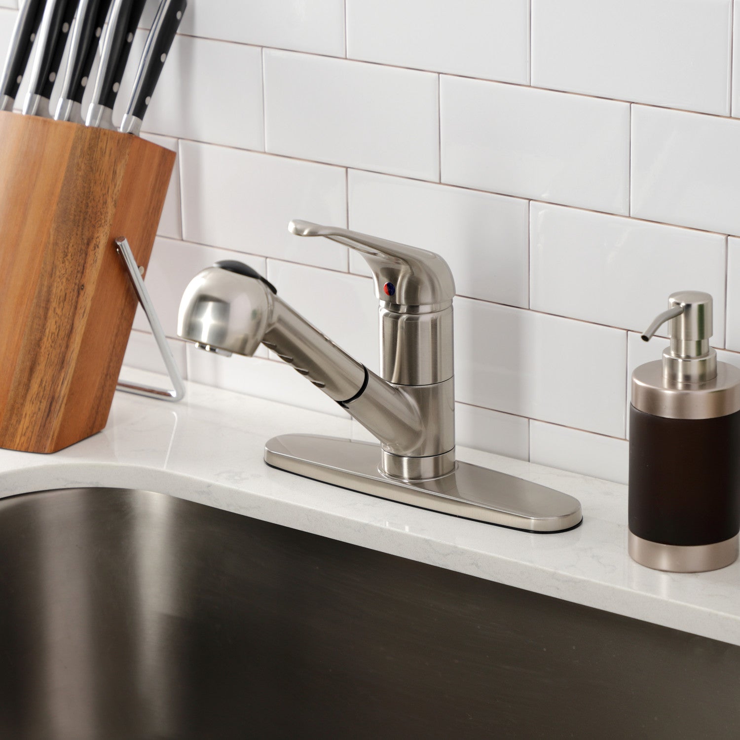 Kingston Tulare KS888SN - Wyndham Single-Handle 1-Hole Deck Mount Pull-Out Sprayer Kitchen Faucet, Brushed Nickel — thumbnail 2